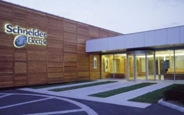 Nuovi impegni di sostenibilità per Schneider Electric