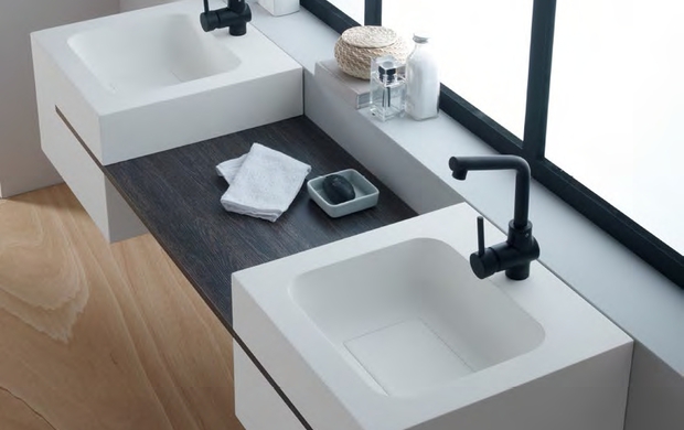 Forma squadrata e linee minimali per il lavabo