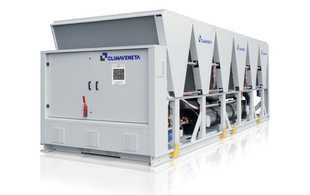 Chiller con compressori a vite