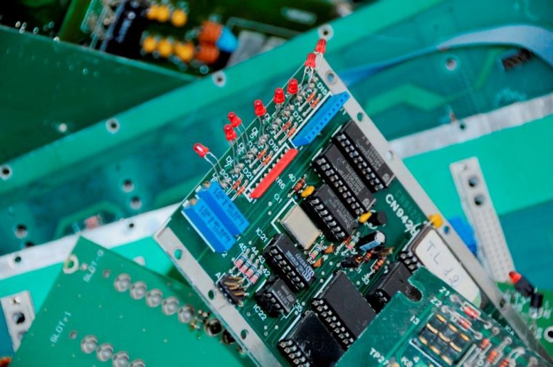 RAEE: raccolta rifiuti elettronici per aiutare l’ambiente